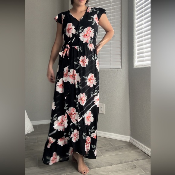 Black And Pink Floral Dress With Pockets! - Picture 3 of 6